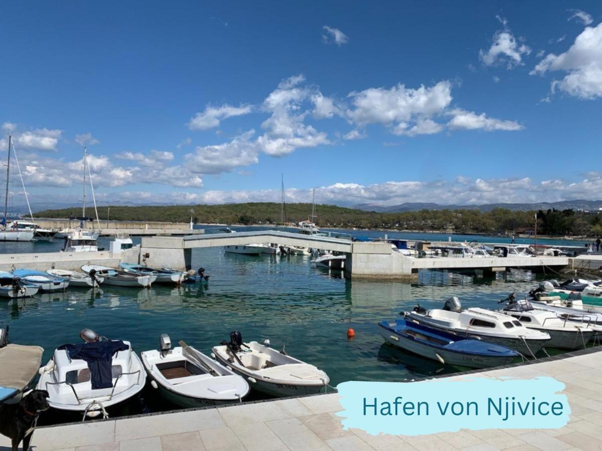 Villa Solis Lacus Modern Apartment - Private Heated Pool - Smart Tv Sky X - Free Parking Njivice Exteriör bild