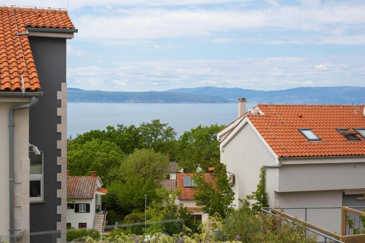 Villa Solis Lacus Modern Apartment - Private Heated Pool - Smart Tv Sky X - Free Parking Njivice Exteriör bild