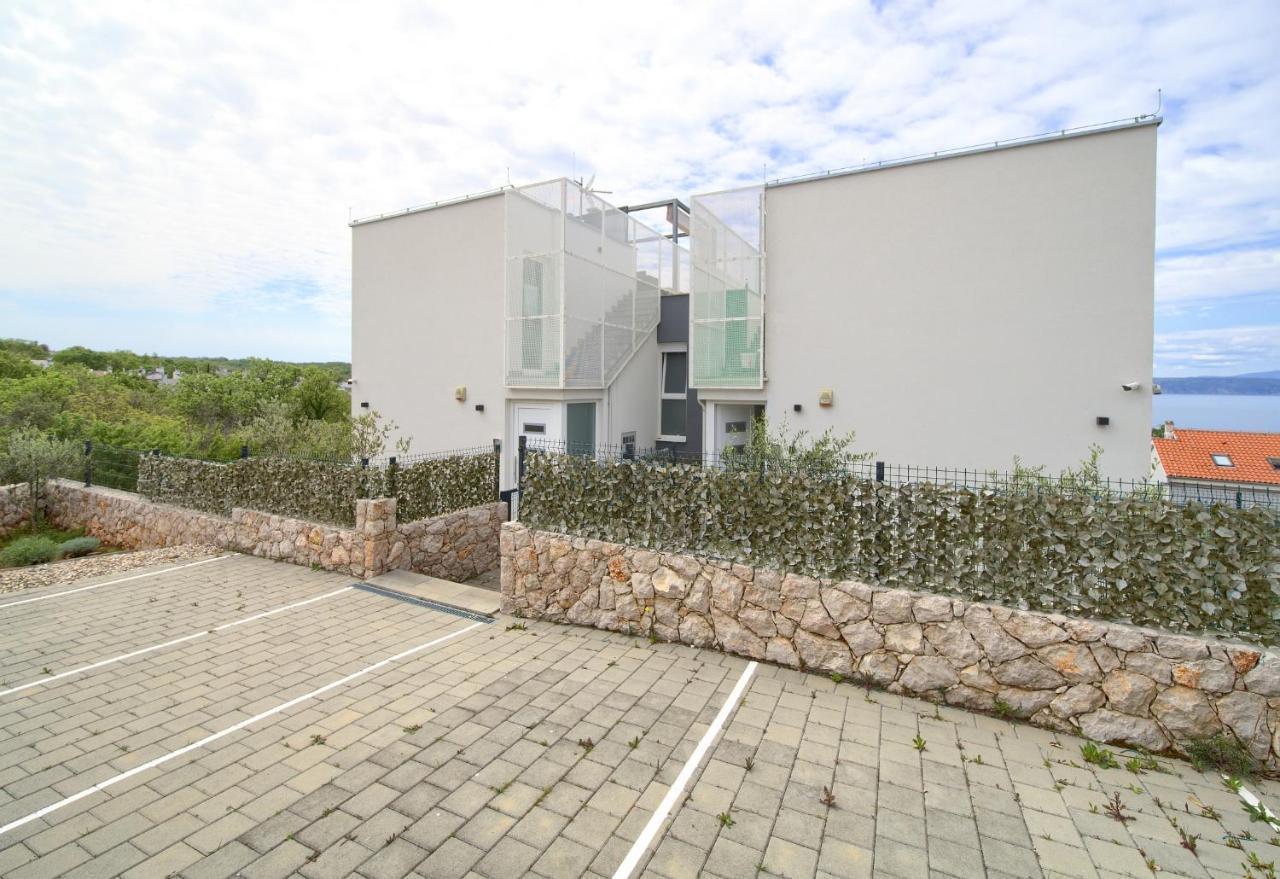 Villa Solis Lacus Modern Apartment - Private Heated Pool - Smart Tv Sky X - Free Parking Njivice Exteriör bild