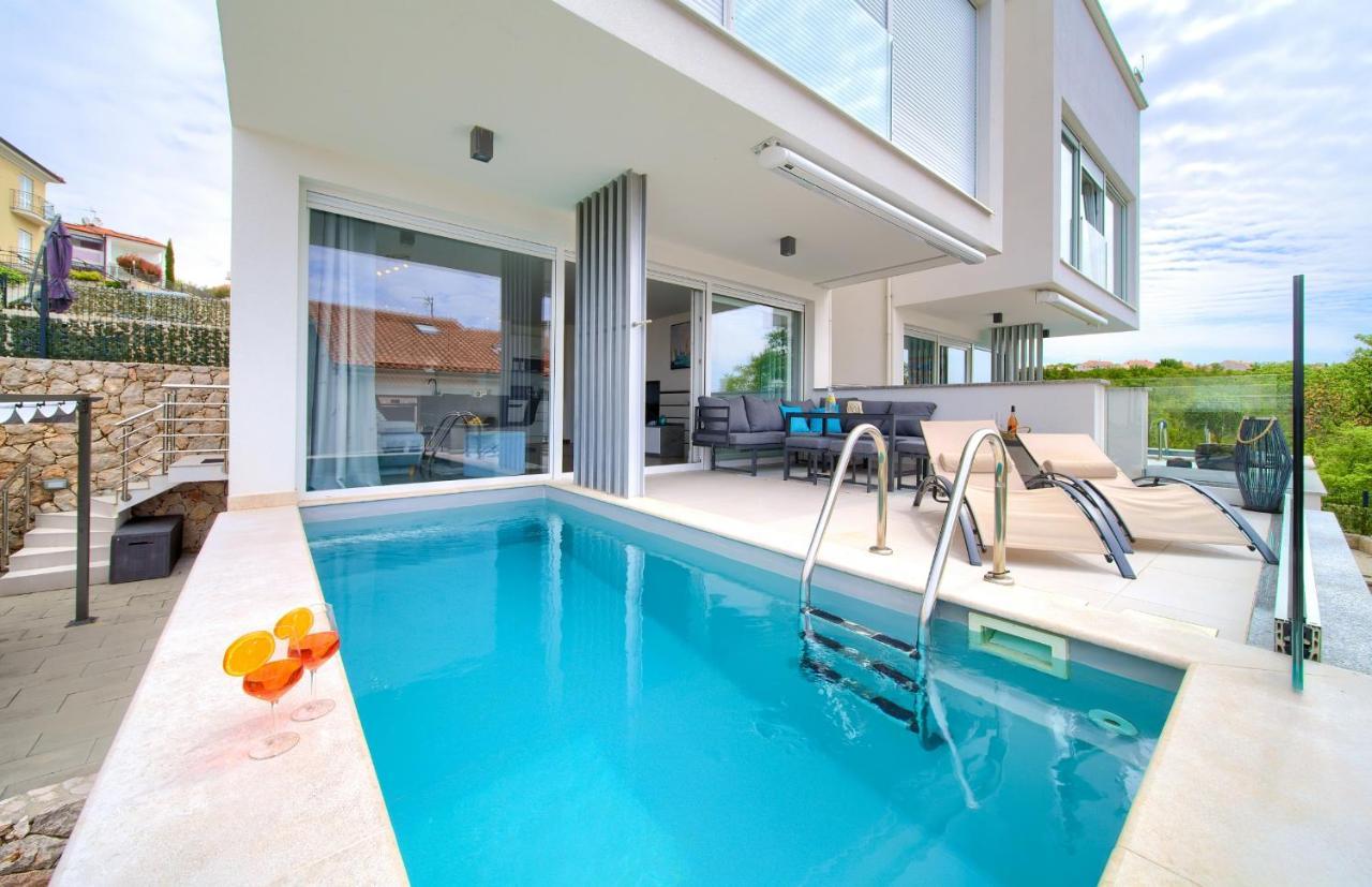 Villa Solis Lacus Modern Apartment - Private Heated Pool - Smart Tv Sky X - Free Parking Njivice Exteriör bild