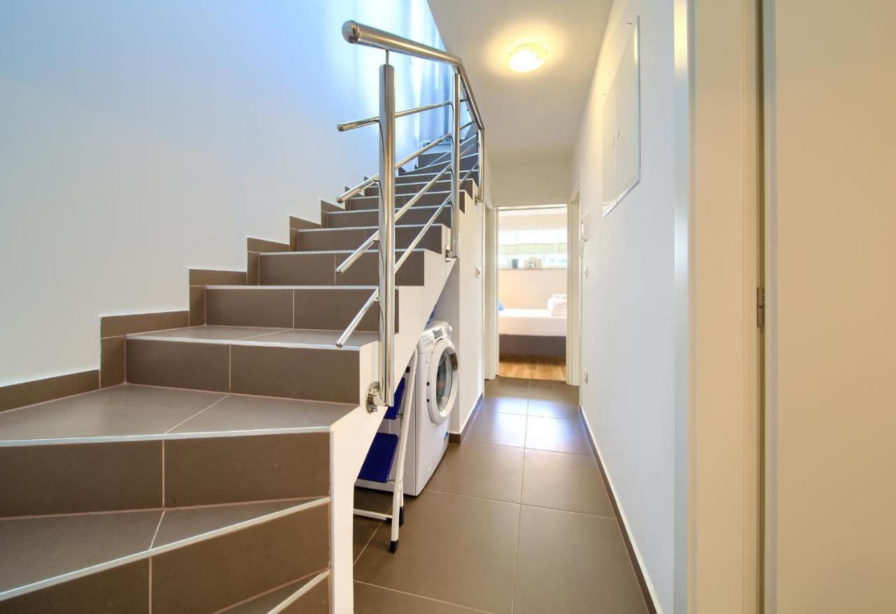 Villa Solis Lacus Modern Apartment - Private Heated Pool - Smart Tv Sky X - Free Parking Njivice Exteriör bild