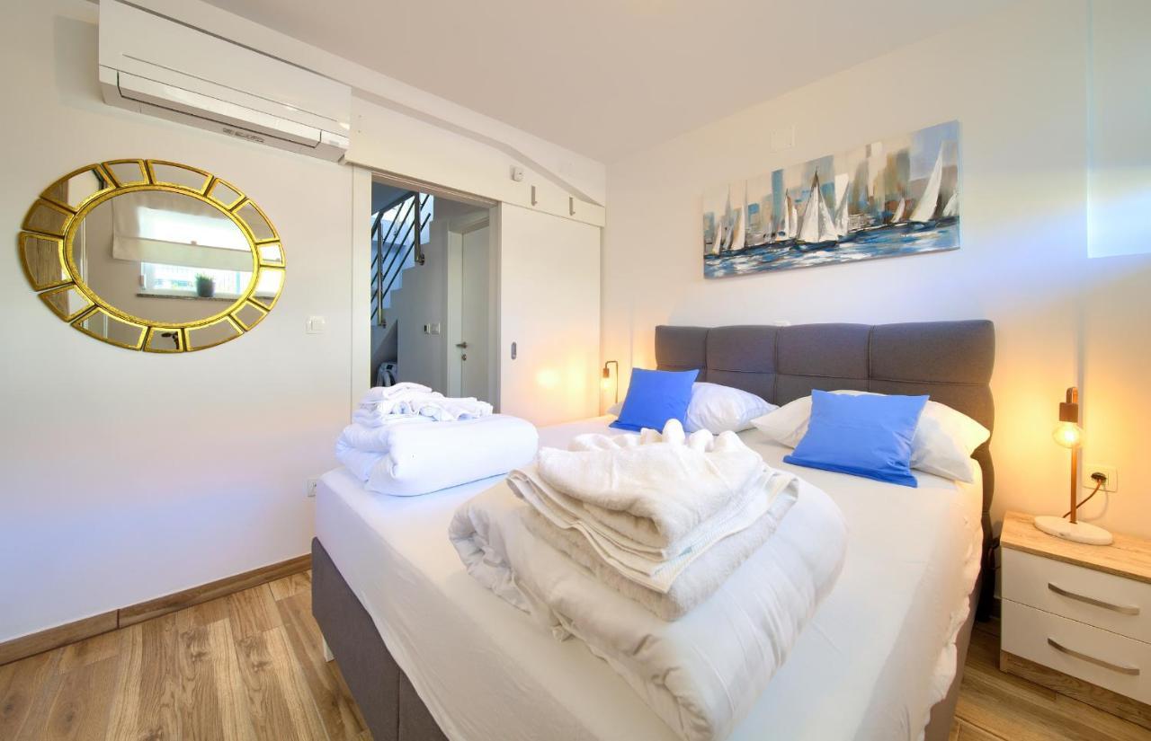 Villa Solis Lacus Modern Apartment - Private Heated Pool - Smart Tv Sky X - Free Parking Njivice Exteriör bild