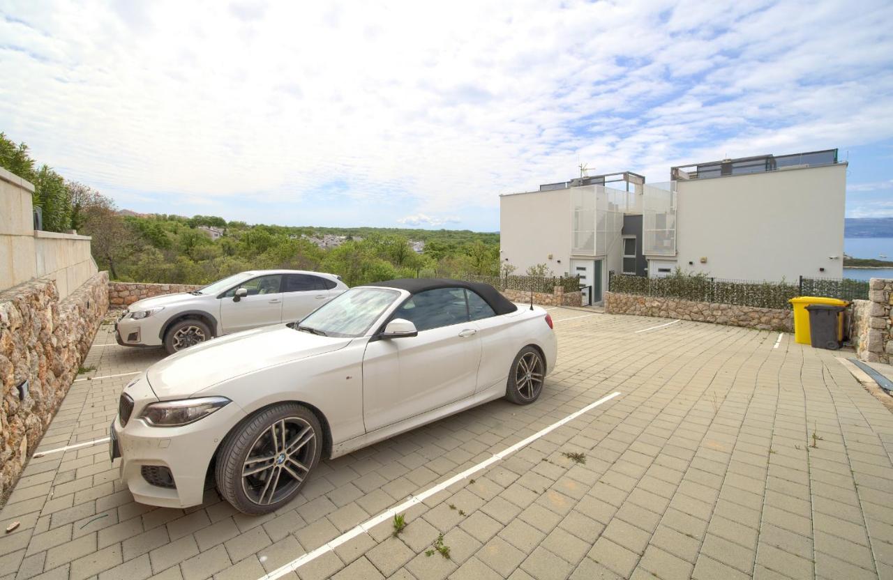 Villa Solis Lacus Modern Apartment - Private Heated Pool - Smart Tv Sky X - Free Parking Njivice Exteriör bild