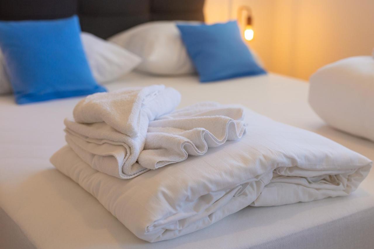 Villa Solis Lacus Modern Apartment - Private Heated Pool - Smart Tv Sky X - Free Parking Njivice Exteriör bild