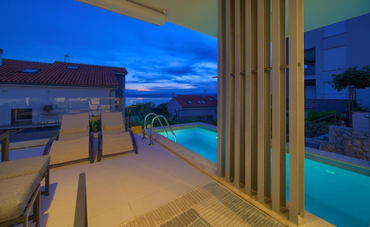 Villa Solis Lacus Modern Apartment - Private Heated Pool - Smart Tv Sky X - Free Parking Njivice Exteriör bild